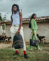 NOIR QUILT GOLD CHAIN SHARK BACKPACK (DLXV)