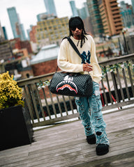 SNOOPY DAY OFF DUFFLE