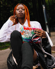 LE MONDE DES GRAFFITIS CROSSOVER CLUTCH